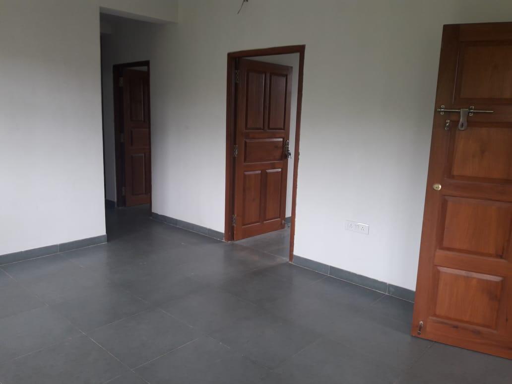 Main Road Retail Shop photo 5
