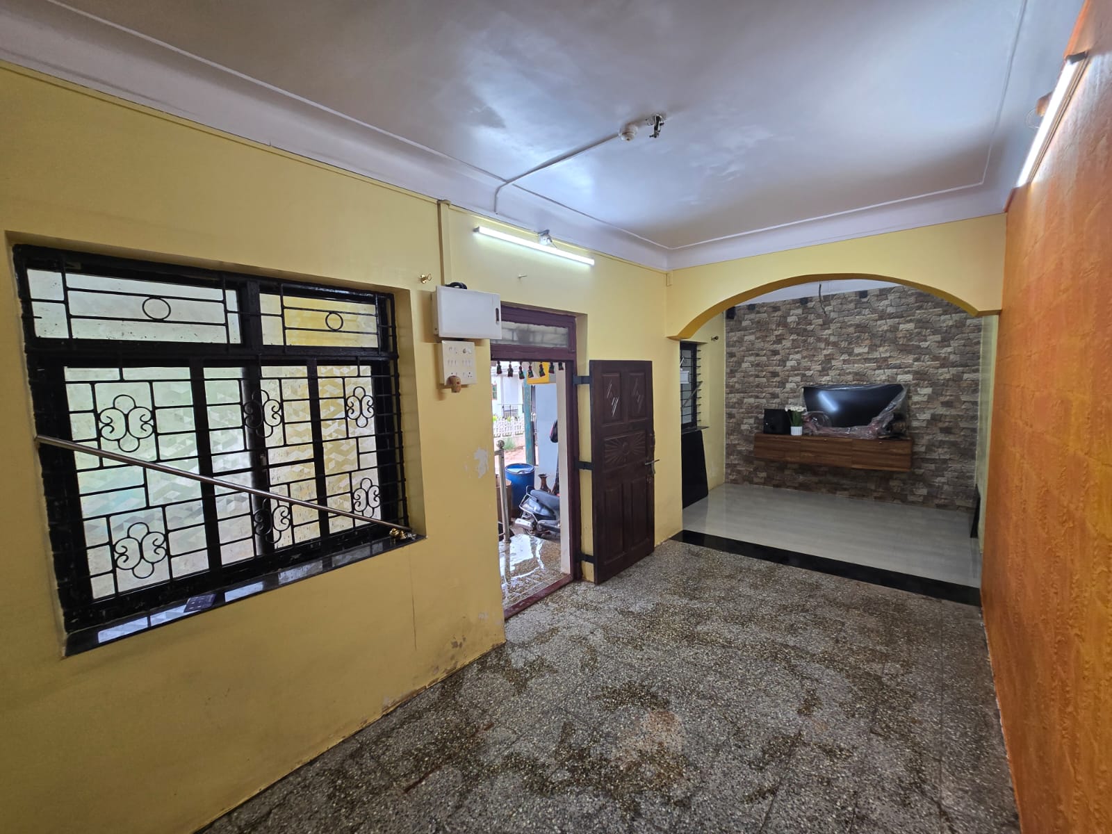 House for sale photo 4